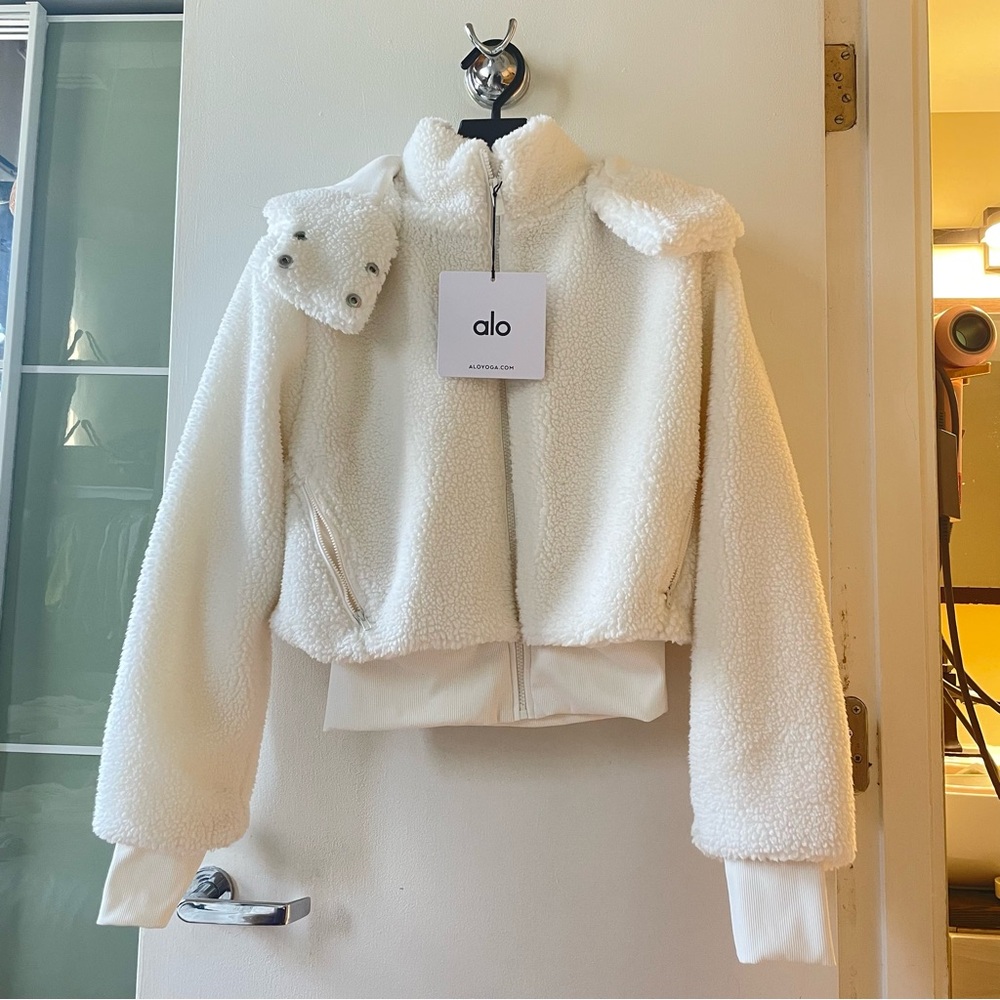 New with Tage Alo Yoga White Sherpa Teddy Jacket
